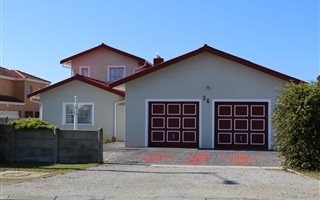 1 Bedroom Flat in Struisbaai