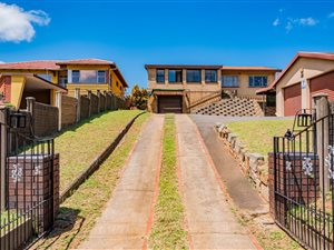 4 Bed House in Montclair