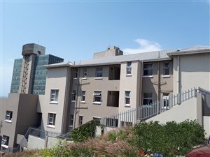 850 m² Commercial space in Richmond Hill