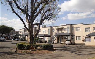 2 Bedroom Simplex in Malvern East