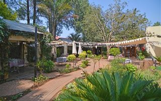 3850 m² Commercial space in Die Hoewes