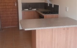 2 Bedroom Apartment in Rooihuiskraal
