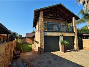 4 Bedroom House in Wierda Glen