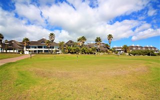 6000 m² Commercial space in Shelley Point