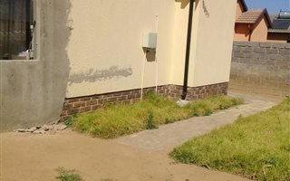 2 Bedroom House in Bram Fisherville