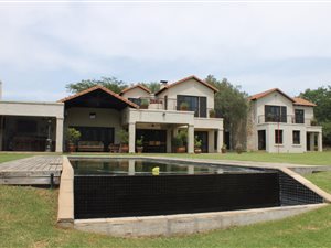 5 Bed House in Dainfern