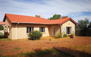 3 Bedroom House in Beaconsfield
