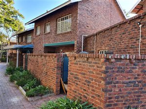 3 Bed Duplex in Lynnwood Glen