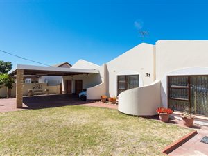4 Bed House in Oakglen