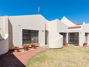 4 Bedroom House in Oakglen