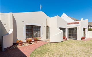 4 Bedroom House in Oakglen