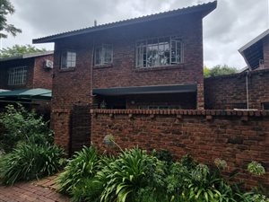 3 Bed Duplex in Lynnwood Glen