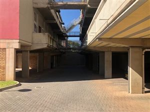 Bachelor apartment in Parktown