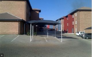 2 Bedroom Apartment in Rooihuiskraal