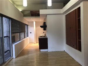 Bachelor apartment in Braamfontein