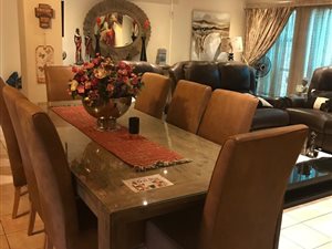 3 Bed House in Roylglen Gardens