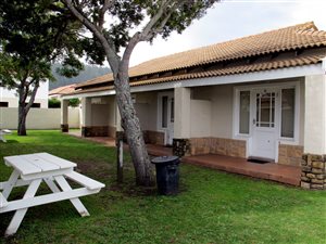 2 Bed Apartment in Keurboomstrand