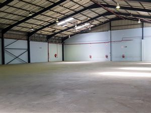 1750 m² Industrial space in Jacobs