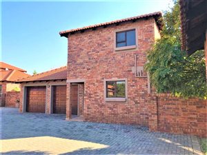 3 Bed Townhouse in Silver Lakes
