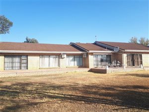 2.1 ha Farm in Estoire