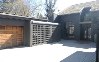 4 Bedroom House in Waterkloof