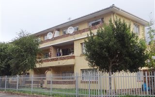 3 Bedroom Apartment in Mowbray