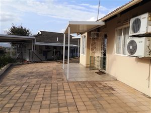 5 Bed House in Brindhaven