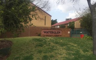 3 Bedroom Townhouse in Waterkloof Glen