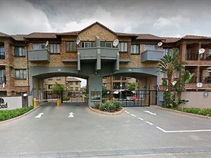 2 Bed Apartment in Erand Gardens