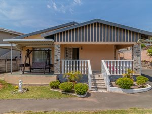 4 Bed House in Umhlatuzana