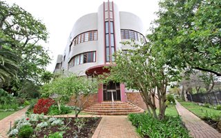 3 Bedroom Apartment in Kenilworth Upper