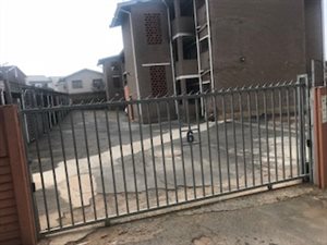 2 Bed Flat in Isipingo Rail
