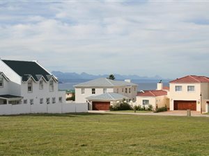 524 m² Land available in Plettenberg Bay