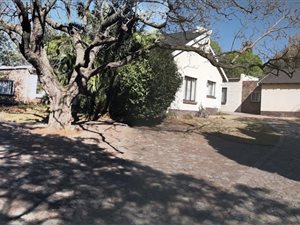 4 Bed House in Lombardy East