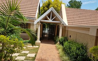 4 Bedroom House in Waterkloof
