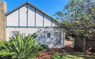 3 Bedroom House in Rhodesfield
