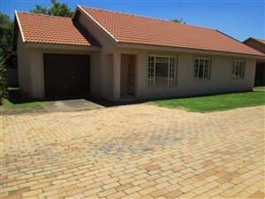 3 Bed Townhouse in Lydenburg