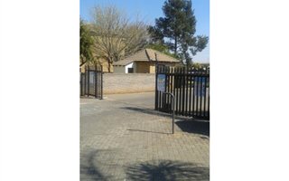 2 Bedroom Townhouse in Lyttelton Manor