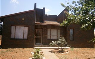 2 Bedroom House in Toekomsrus