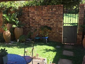 2 Bed Townhouse in Zwartkop