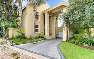 4 Bedroom House in Dainfern Golf Estate