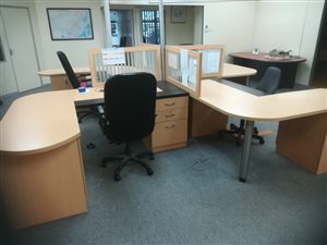 3300 m² Commercial space in Bonela