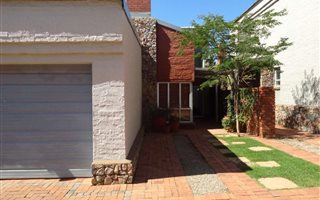 3 Bedroom House in Olympus Country Estate