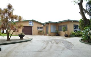 6 Bedroom House in Sea Park