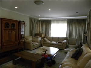 5 Bed House in Kelvin