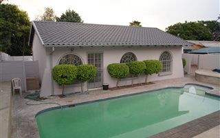 8 Bedroom House in Parkmore