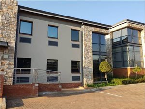 338 m² Office Space in Fourways