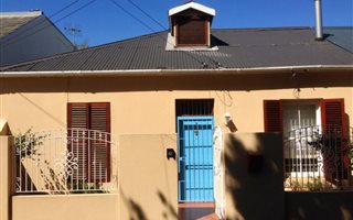 2 Bedroom House in Rosebank
