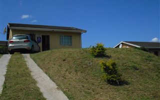 2 Bedroom House in Trenance Manor