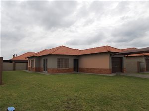 3 Bed House in Hexrivier Lifestyle Estate